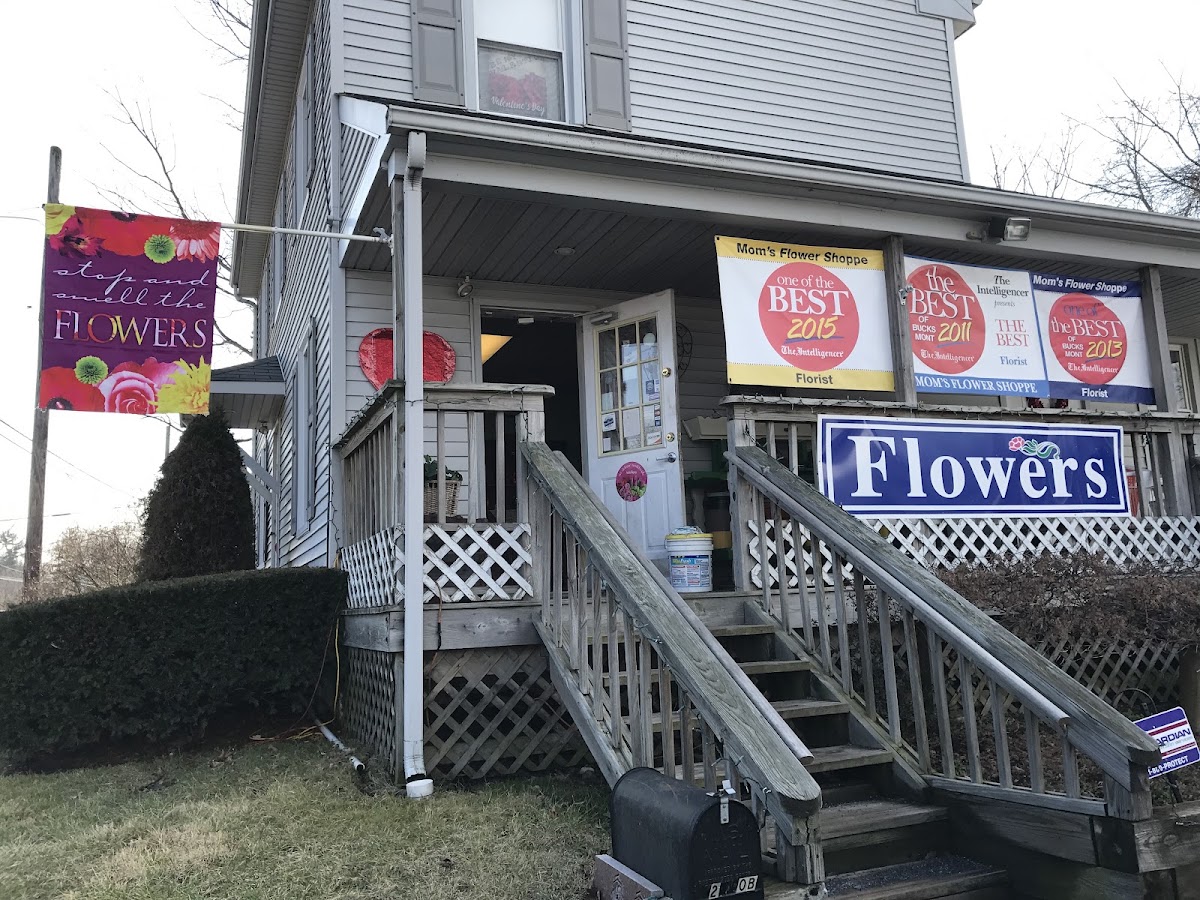 Mom’s Flower Shoppe and Treasures LLC.