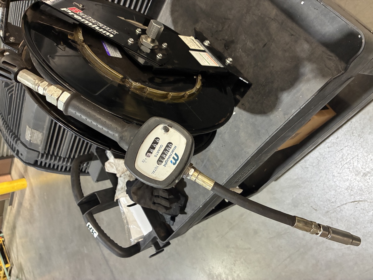 1/2" x 50' Oil Hose Reel — 300 PSI — image 3