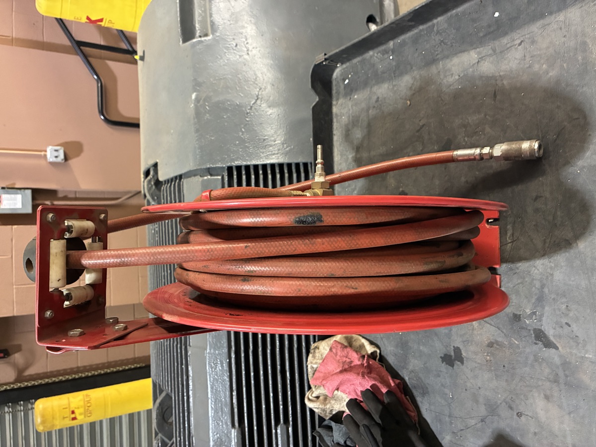 3/8" x 50' Air Hose Reel — 300 PSI — image 3